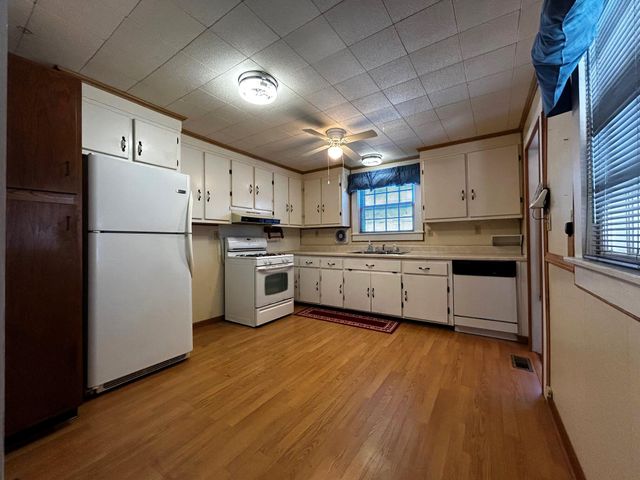 331 Louisiana Avenue, Etowah, TN 37331