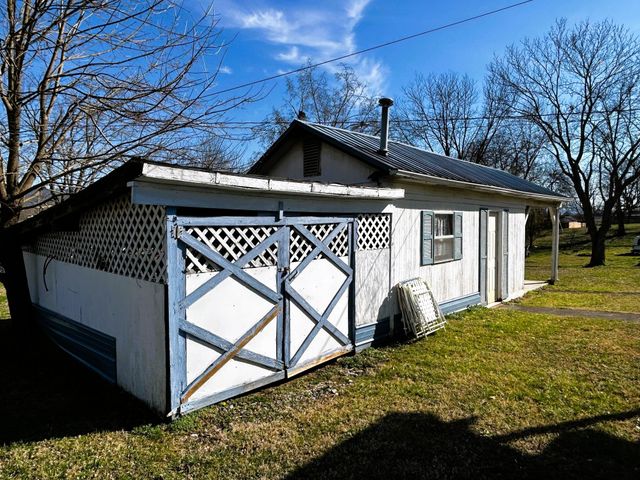 331 Louisiana Avenue, Etowah, TN 37331