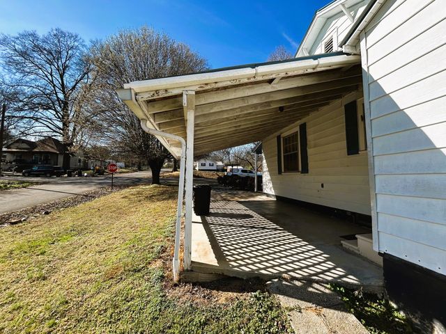 331 Louisiana Avenue, Etowah, TN 37331