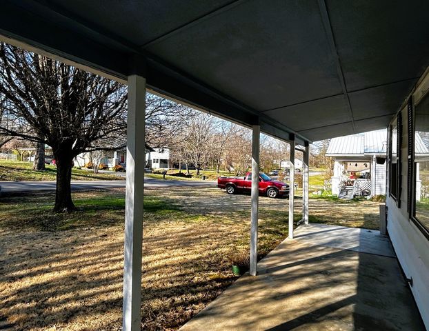 331 Louisiana Avenue, Etowah, TN 37331