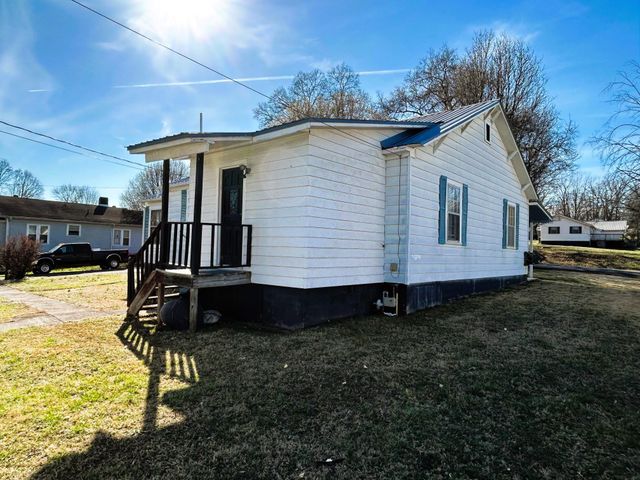 331 Louisiana Avenue, Etowah, TN 37331