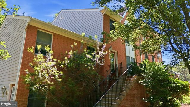 900 HICKORY CIR, La Plata, MD 20646