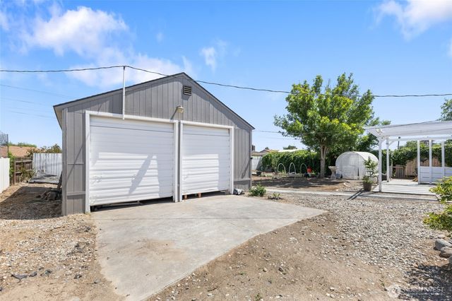 863 N Vista Drive, Moses Lake, WA 98837
