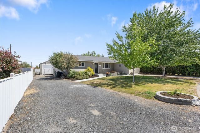 863 N Vista Drive, Moses Lake, WA 98837