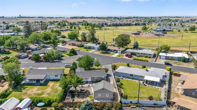 863 N Vista Drive, Moses Lake, WA 98837