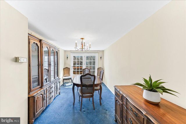 15 COLONIAL CIR, Aston, PA 19014