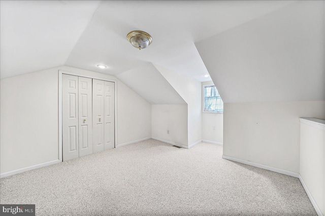 15 COLONIAL CIR, Aston, PA 19014