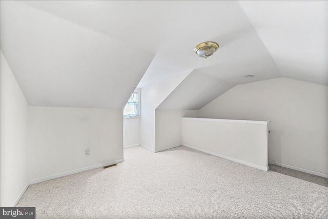 15 COLONIAL CIR, Aston, PA 19014