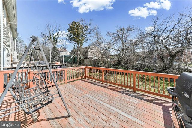 15 COLONIAL CIR, Aston, PA 19014