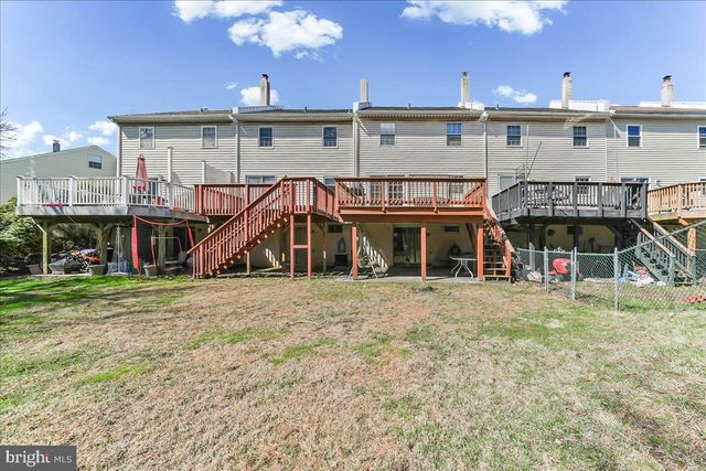 15 COLONIAL CIR, Aston, PA 19014