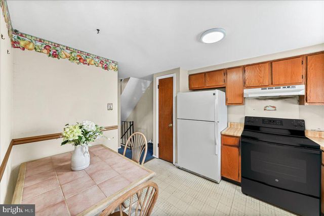 15 COLONIAL CIR, Aston, PA 19014