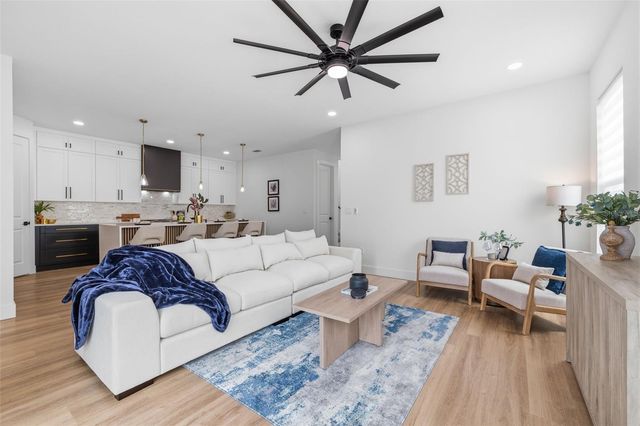 2328 W LA SALLE STREET, Tampa, FL 33607