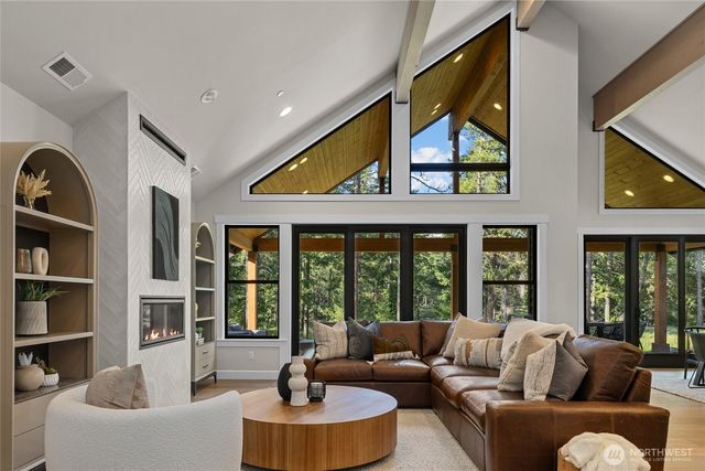 1000 Domerie Park Loop, Cle Elum, WA 98922