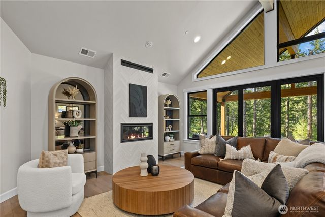 1000 Domerie Park Loop, Cle Elum, WA 98922