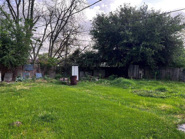 7641 Delavan Drive, Houston, TX 77028