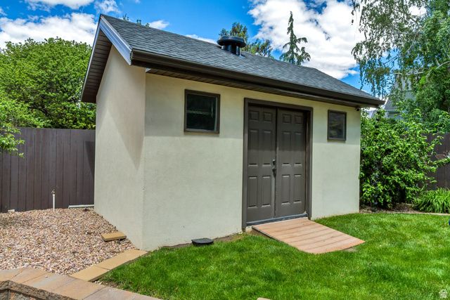 1956 E BRANDON PARK PL, Sandy, UT 84092