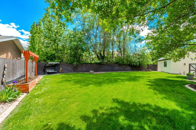 1956 E BRANDON PARK PL, Sandy, UT 84092