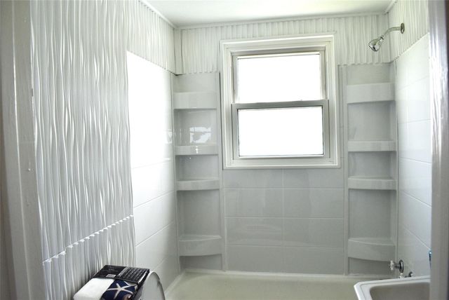 11 Chimaera Road, Sargent, TX 77414