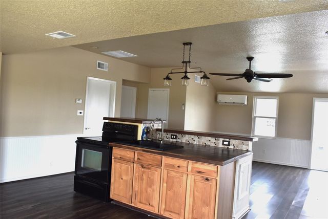 11 Chimaera Road, Sargent, TX 77414