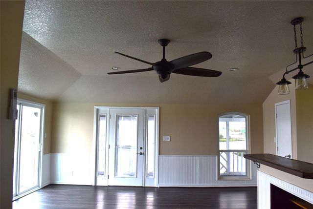 11 Chimaera Road, Sargent, TX 77414