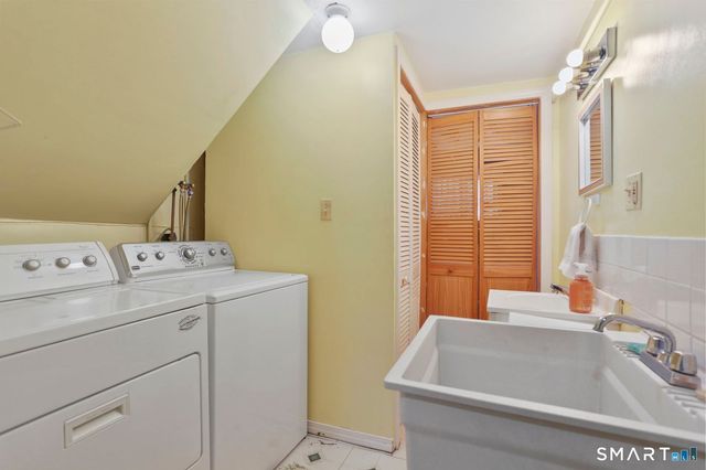 1 Driftwood Lane, Norwalk, CT 06851