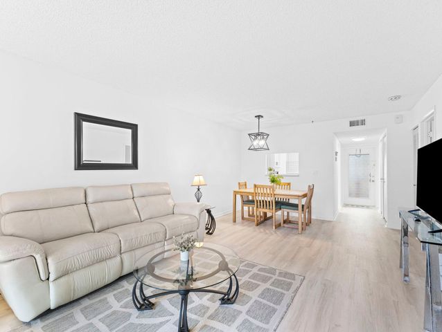 6800 Royal Palm Boulevard 207f, Margate, FL 33063