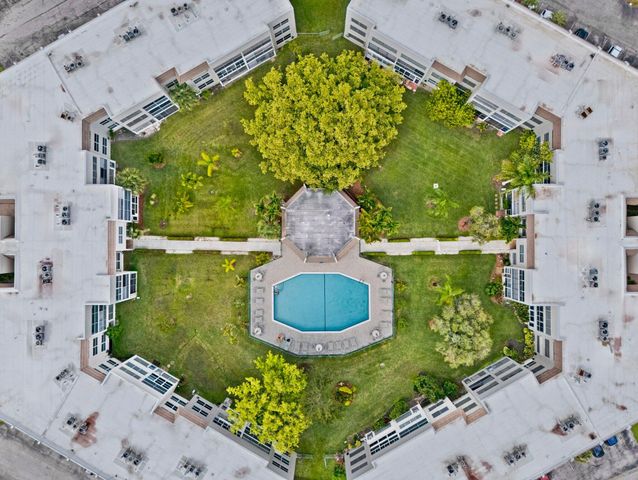 6800 Royal Palm Boulevard 207f, Margate, FL 33063