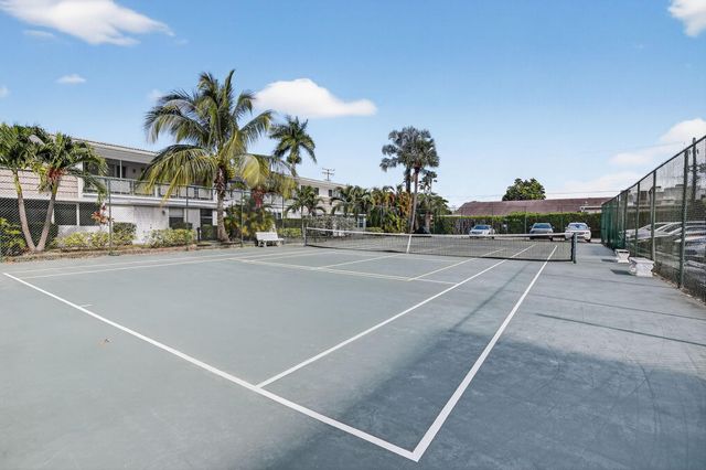 3050 NE 16th Avenue 207, Oakland Park, FL 33334