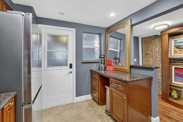 3050 NE 16th Avenue 207, Oakland Park, FL 33334