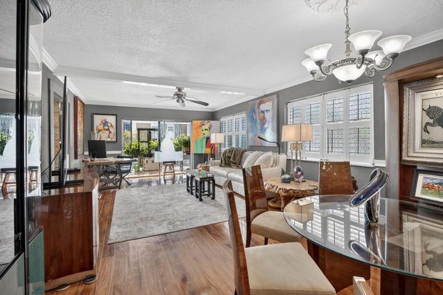 3050 NE 16th Avenue 207, Oakland Park, FL 33334