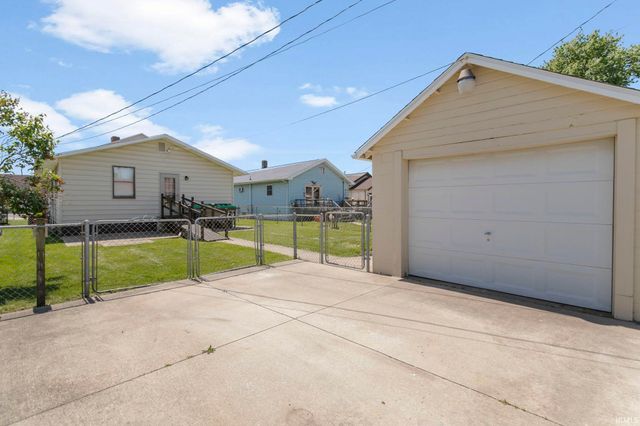 1104 W 8Th Street, Mishawaka, IN 46544