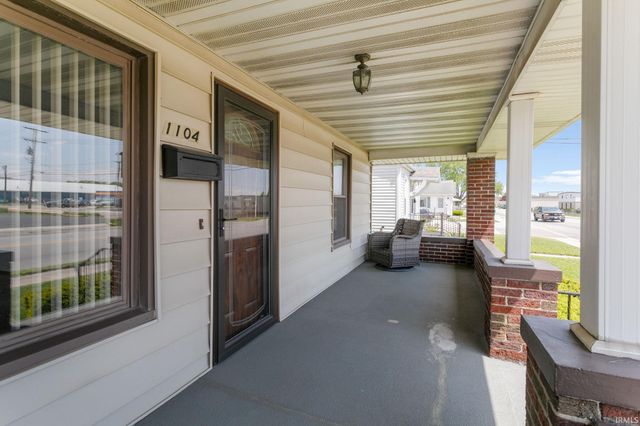 1104 W 8Th Street, Mishawaka, IN 46544