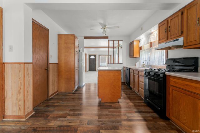 1104 W 8Th Street, Mishawaka, IN 46544