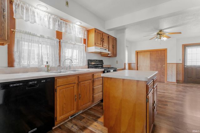 1104 W 8Th Street, Mishawaka, IN 46544