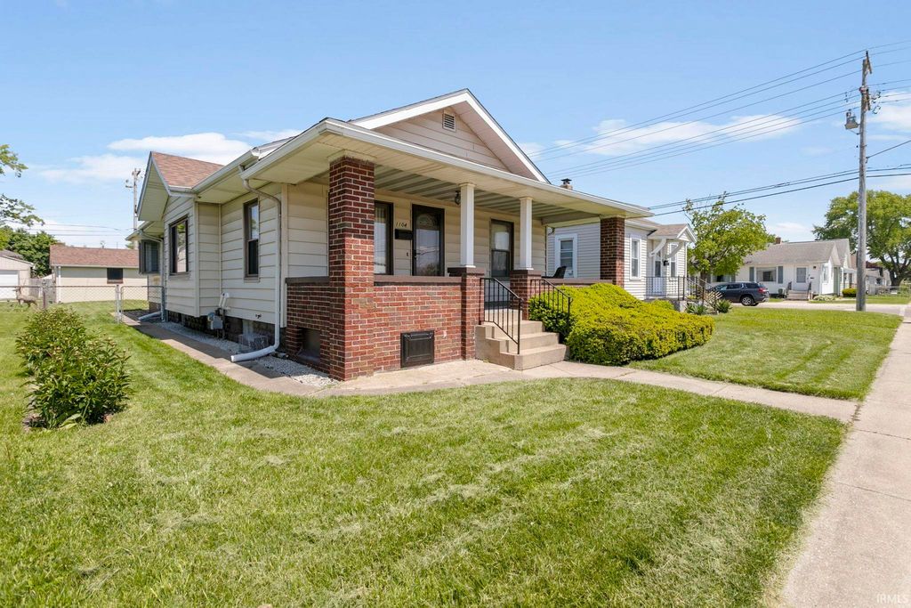 1104 W 8Th Street, Mishawaka, IN 46544