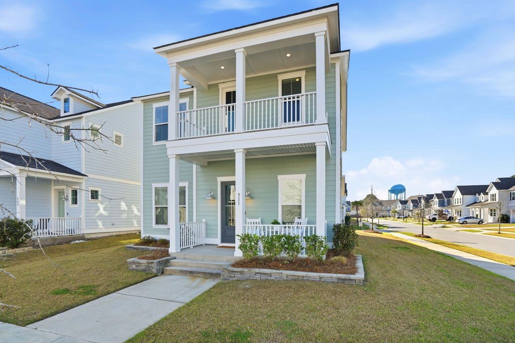 Image 2 of property listing at 511 N Commodore Way, Summerville, SC 29483