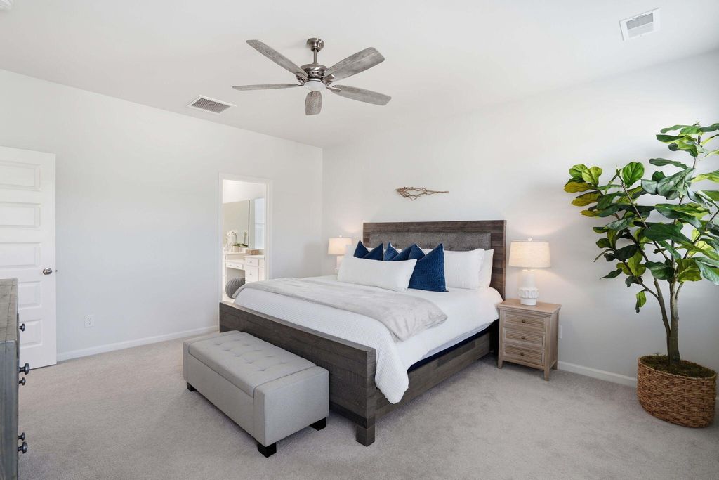 Image 23 of property listing at 511 N Commodore Way, Summerville, SC 29483