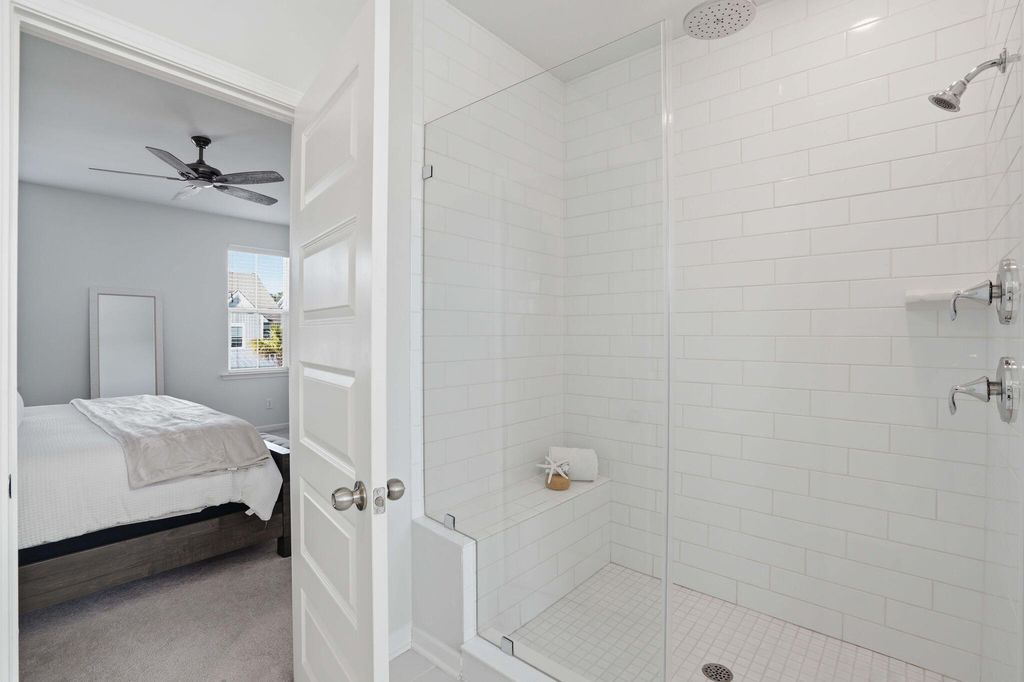 Image 26 of property listing at 511 N Commodore Way, Summerville, SC 29483