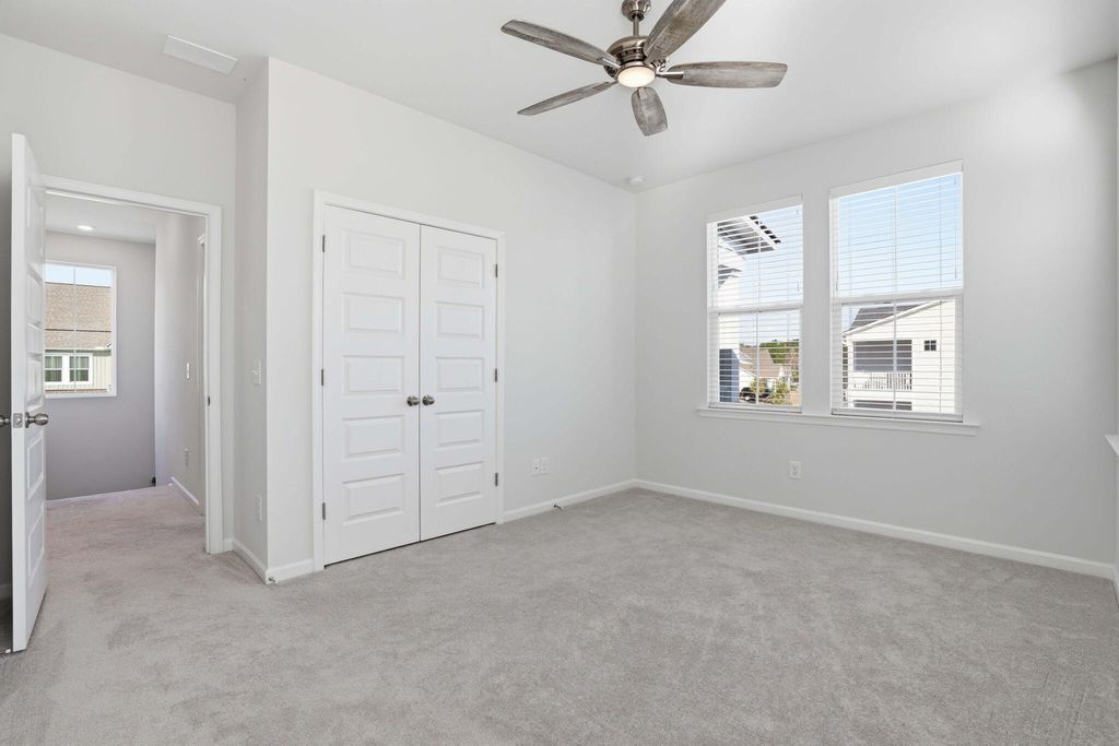 Image 33 of property listing at 511 N Commodore Way, Summerville, SC 29483