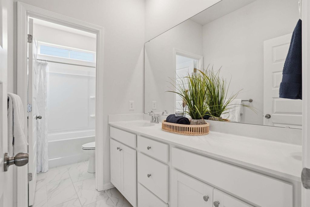 Image 34 of property listing at 511 N Commodore Way, Summerville, SC 29483