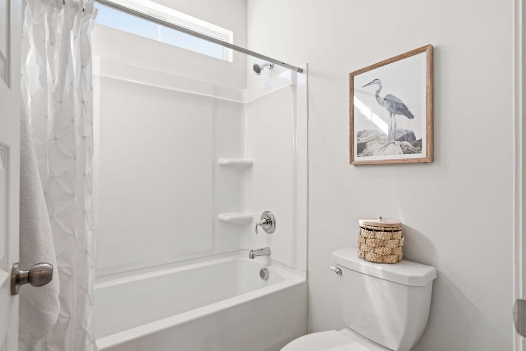 Image 35 of property listing at 511 N Commodore Way, Summerville, SC 29483