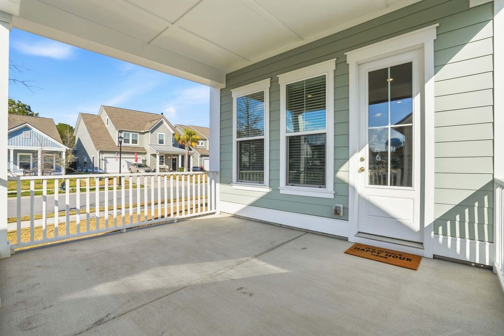 Image 37 of property listing at 511 N Commodore Way, Summerville, SC 29483