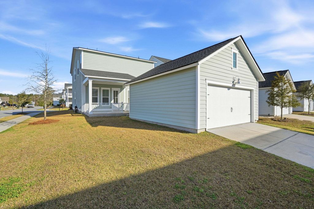 Image 42 of property listing at 511 N Commodore Way, Summerville, SC 29483