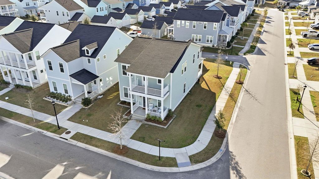 Image 43 of property listing at 511 N Commodore Way, Summerville, SC 29483