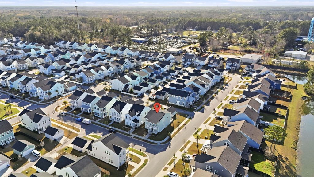 Image 47 of property listing at 511 N Commodore Way, Summerville, SC 29483