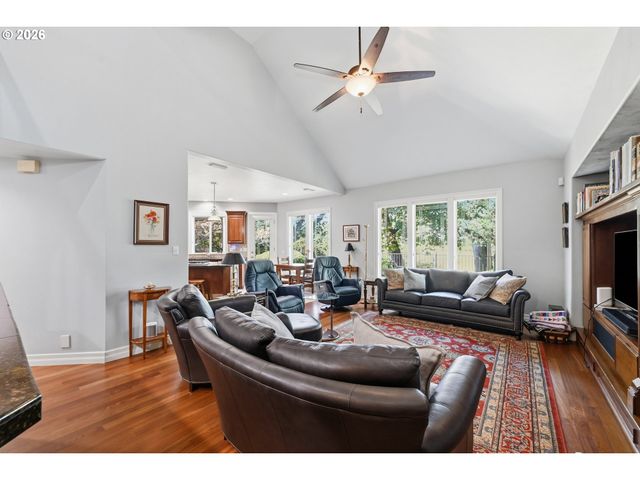 3910 MIRROR POND Way, Eugene, OR 97408