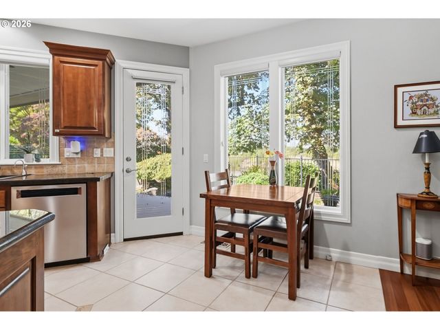 3910 MIRROR POND Way, Eugene, OR 97408