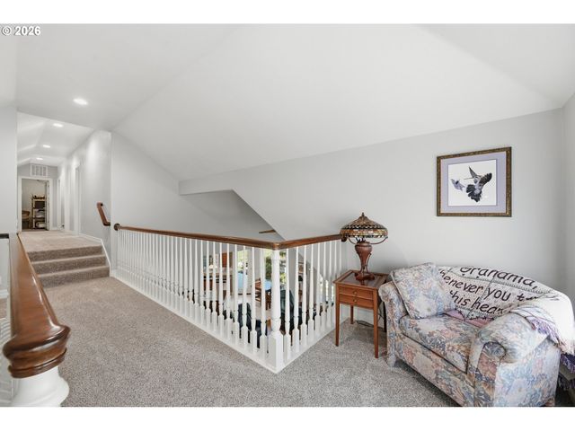 3910 MIRROR POND Way, Eugene, OR 97408