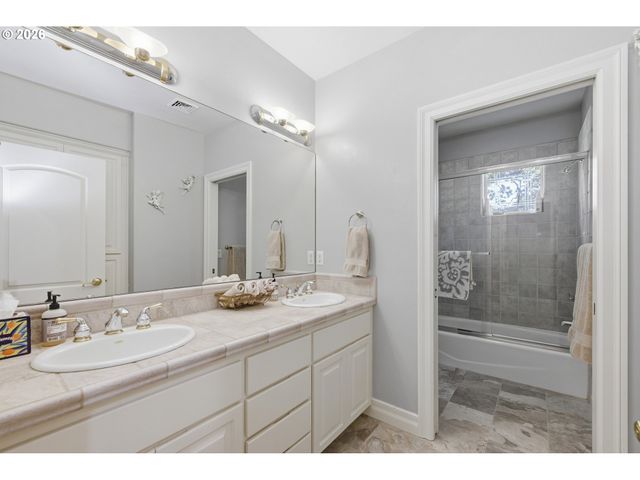 3910 MIRROR POND Way, Eugene, OR 97408