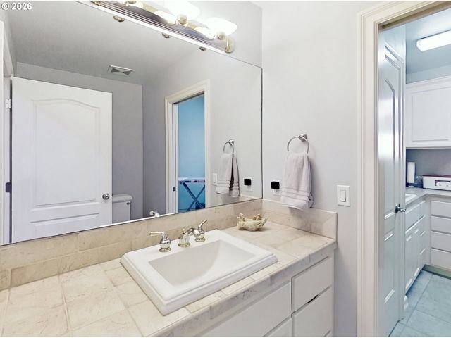 3910 MIRROR POND Way, Eugene, OR 97408